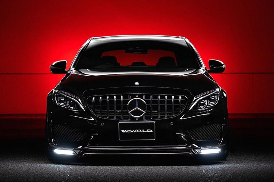  Mercedes-AMG C63 Black Bison by Wald 2019 года  (фото 9 из 16)